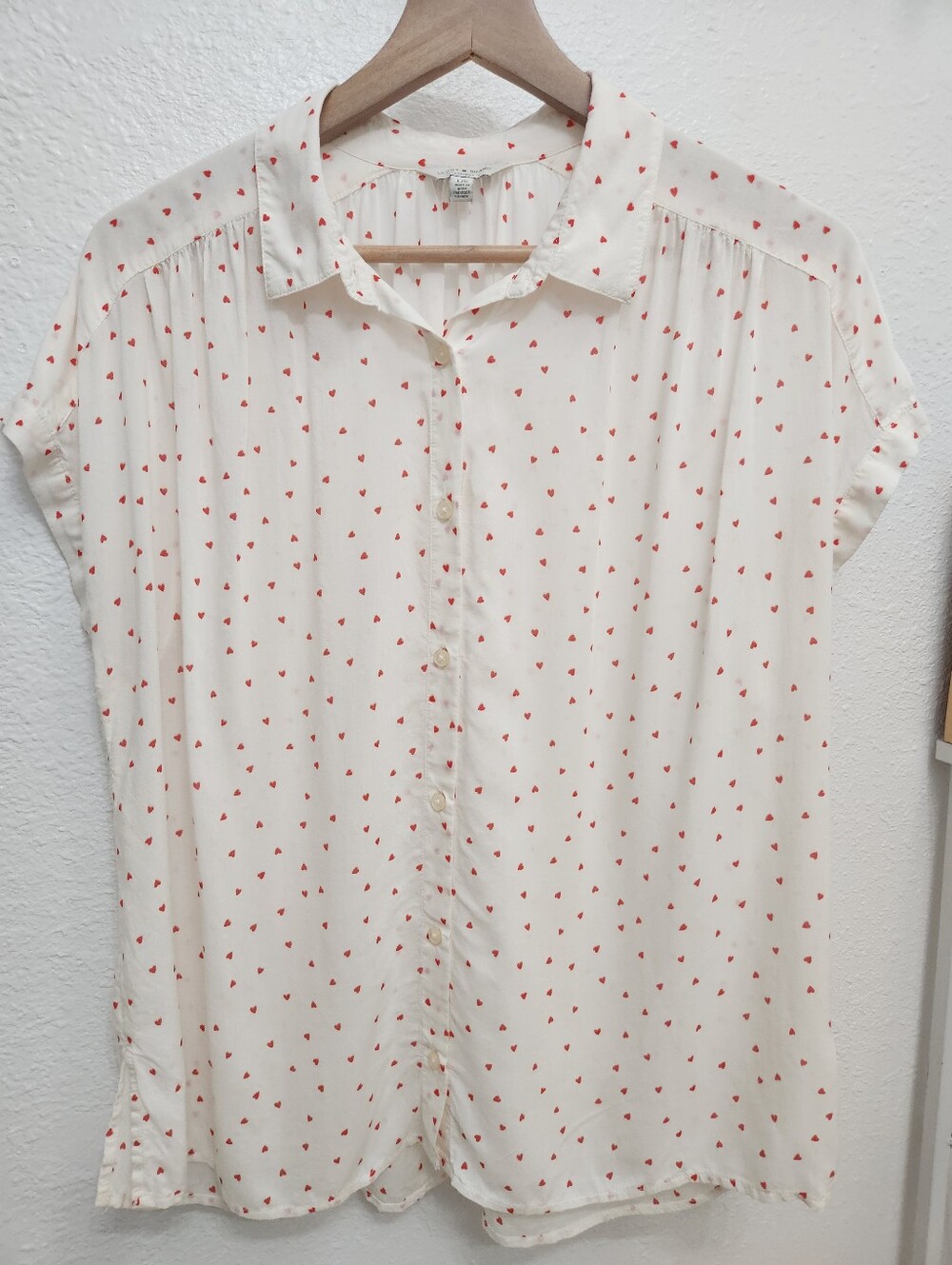 Women's Lucky Brand Cream Button-Front Blouse with Red Heart Print Large P2P 24"